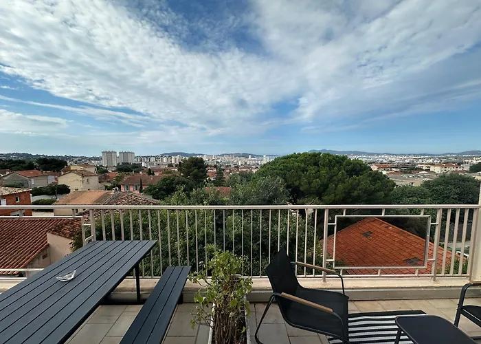 T4 Avec Terrasse Et Garage Prive