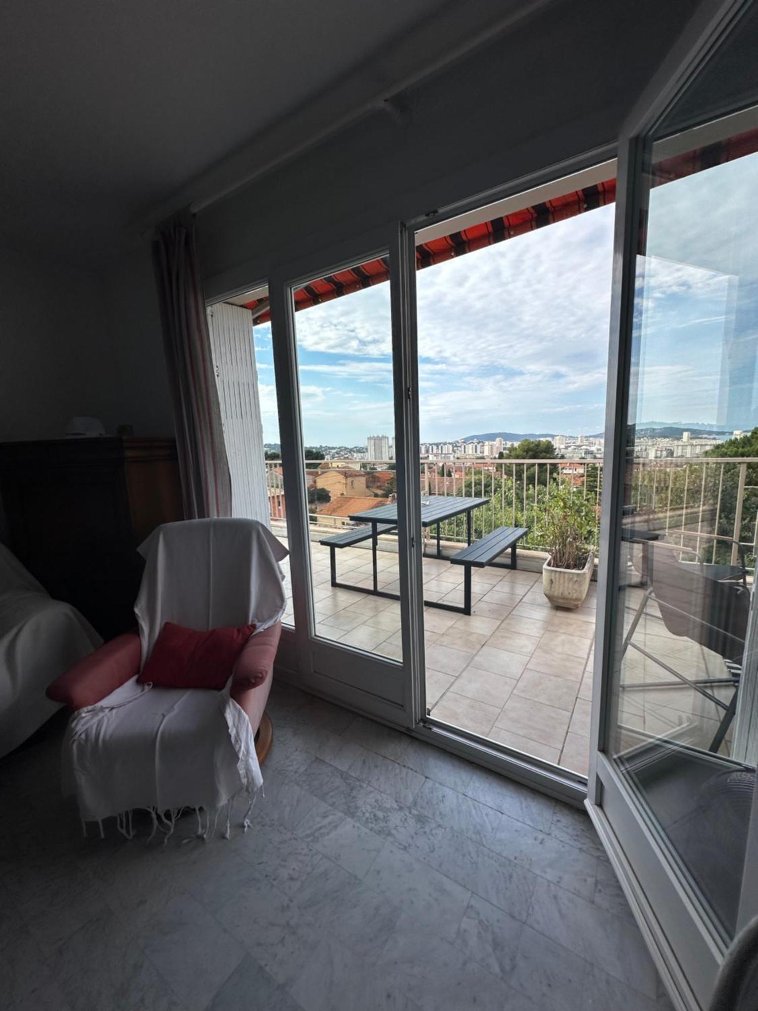 Apartment T4 Avec Terrasse Et Garage Prive *