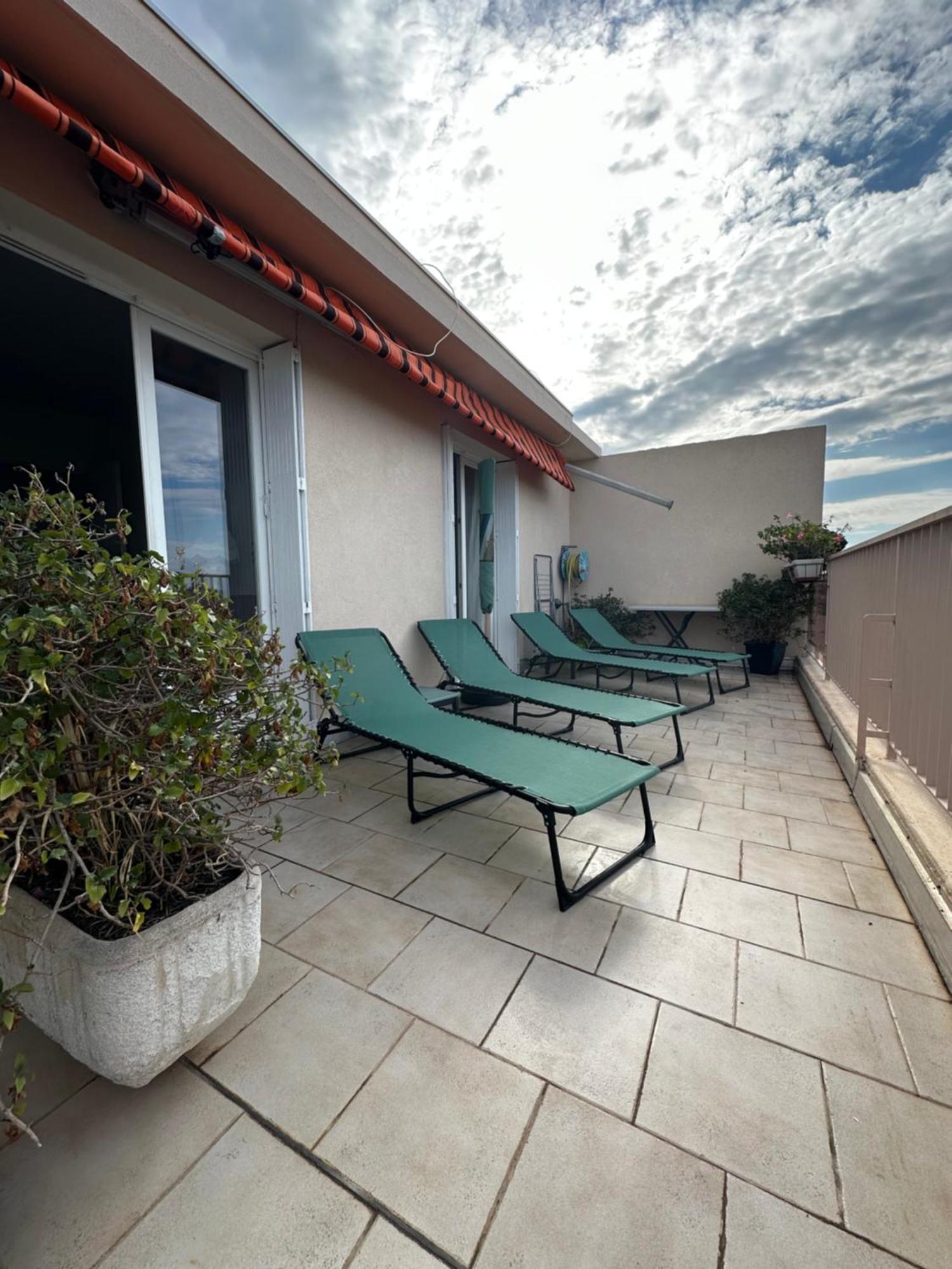 Appartement T4 Avec Terrasse Et Garage Prive *